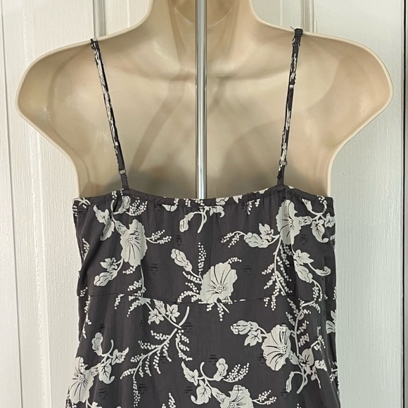 GAP Gray White Floral Pleated Ruffle Trim Shift Dress Spaghetti Strap Hawaiian 4 - Picture 7 of 13